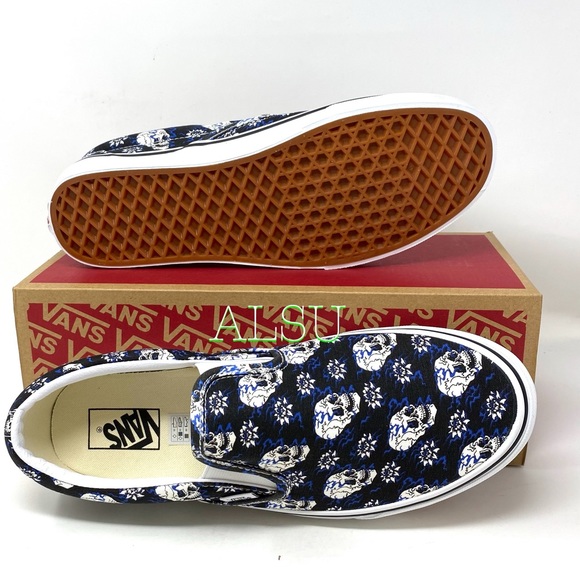 🎃 Halloween VANS Classic Slip On Flash Skulls Black Women’s Size VN0A4U381HJ - Picture 5 of 9